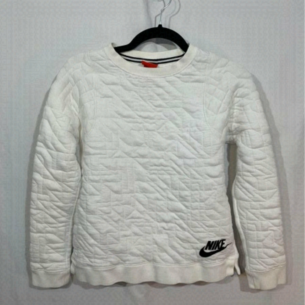 Copy - NIKE quilted sweatshirt. White size large (girls). Pockets. Soft and war…